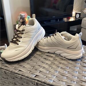 EUC - Women's Cream Athletic Shoes - Sz 11!!!